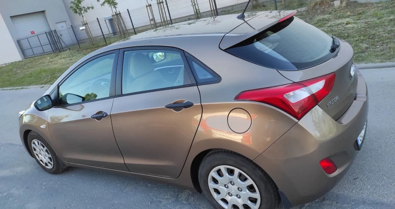 Hyundai I30 cena 32900 przebieg: 154000, rok produkcji 2012 z Zgierz małe 106